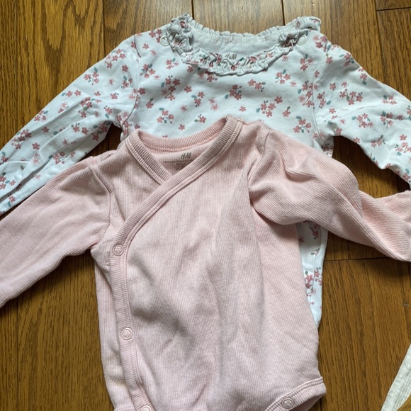 H&M Organic Cotton Newborn Bundle - Picture 3 of 3